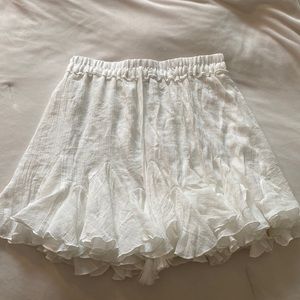 White skirt, Size small, Brand: Aakaa, Great condition, No holes, No stains